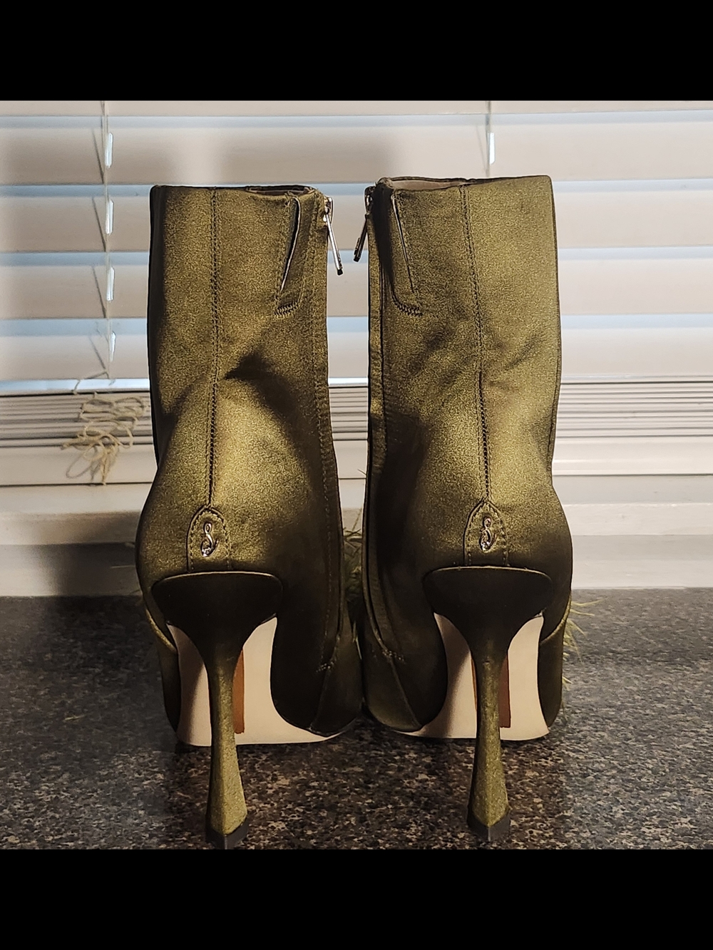 SOLD‼️- Sam Edelman Olive Green Feather Detail  Women’s Booties - Picture 5 of 7